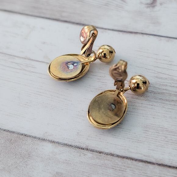 Vintage Clip On Earrings Black Enamel & Gold Tone Ball Dangle - Picture 4 of 6